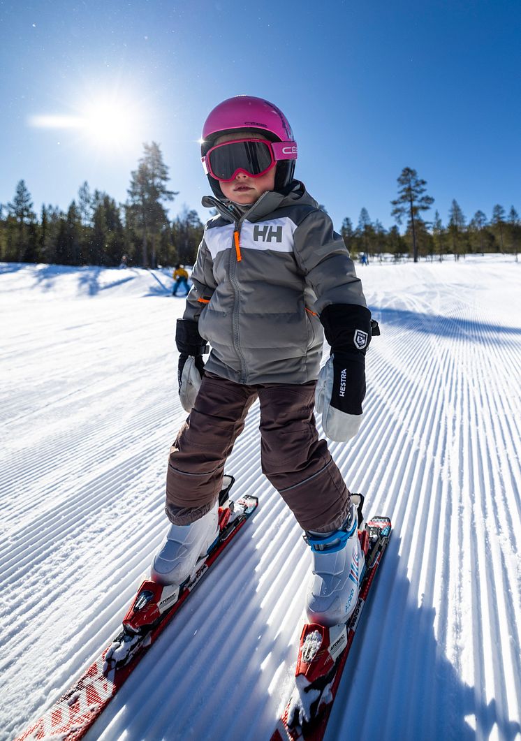 Stöten i Sälen - barn-skidor-sol-skidskola