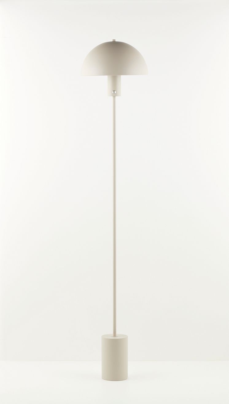 NYHET! Floor lamp Ely 30x150,8 cm Beige 54,90 EUR.jpg