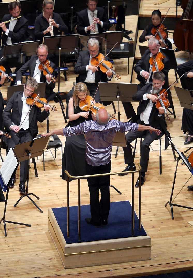 Christian Lindberg dirigerar Norrköpings Symfoniorkester i Allan Petterssons symfoni nr 7