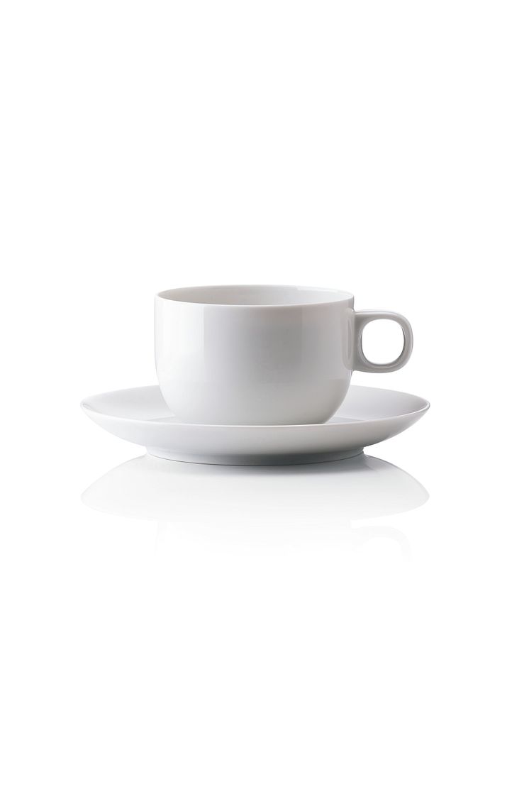R_Moon_White_Cup_saucer_4_tall