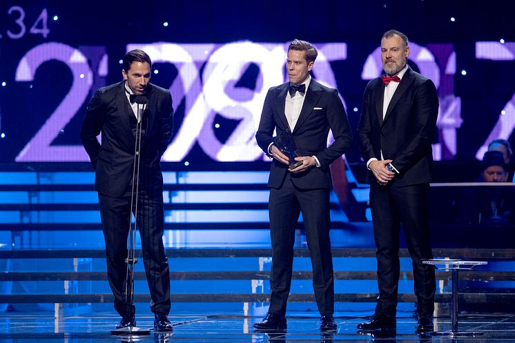  Årets lag blev Tre Kronor, ishockey och priset togs emot av Joel Lundqvist, Viktor Fasth och Rikard Grönborg