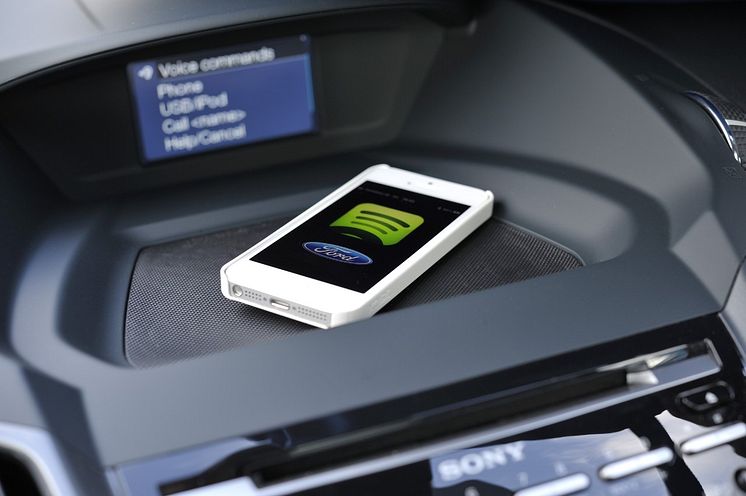 Új lendületet kapott az okostelefonos alkalmazások autós használatát szolgáló SmartDeviceLink fejlesztése