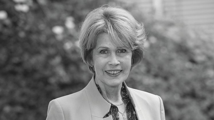 Dr. Christa Maar