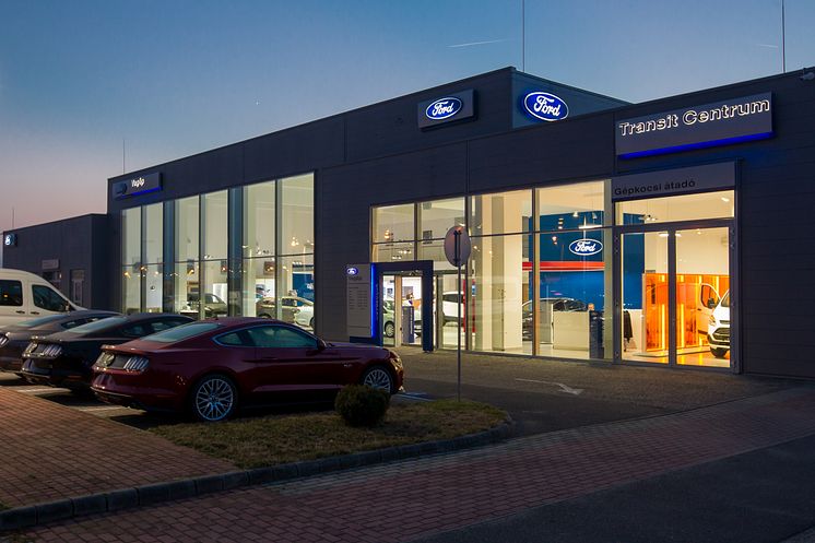 A Ford novemberben megnyitja újabb három FordStore kiemelt márkakereskedését 