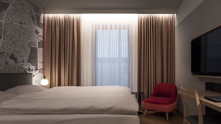16zu9_klein_LTS_Intercity_Hotel_Hildesheim_4434.jpg