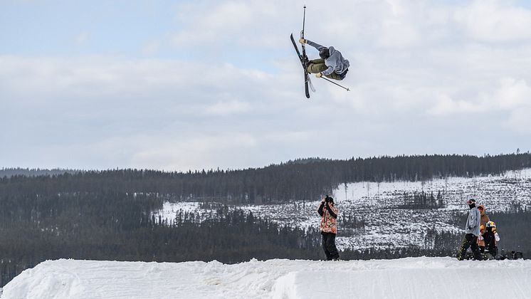 April2021-Oliwer-Magnusson-Kläppen-ALEX-ROBERTS-1920x1080