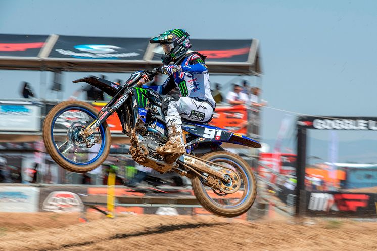 2019090903_002xx_MXGP_Rd17_シ―ワ―選手_4000