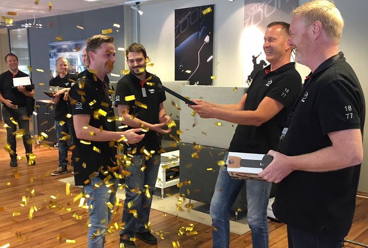 Per Hammernes i konfettiregn 