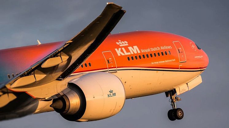KLM's unika orange Boeing 777-300! 