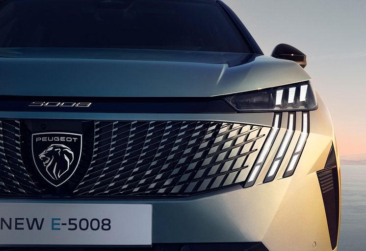 PEUGEOT_E5008_2403GJ_504.jpg