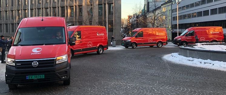 Disse elektriske varebilene fra Posten blir å se i juletrafikken i Oslo.