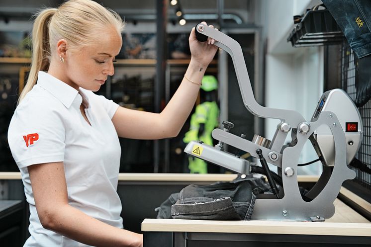 Blåkläder_Repair_Service_Transferpress.jpg