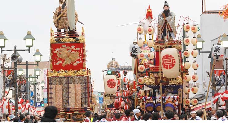 Gorgeously decorated dashi floats during the daytime parade