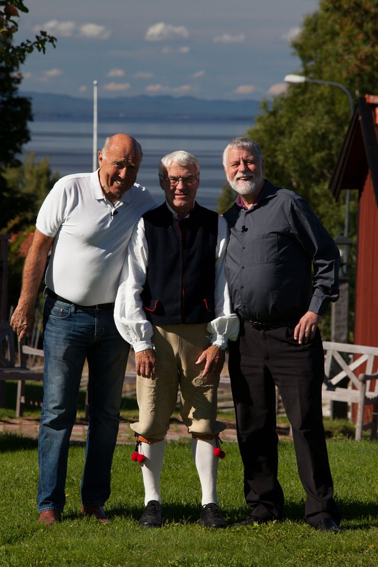 Ingvar Oldsberg och Björn Hellberg med Klockar-Per, ägare av Klockargården i Tällberg