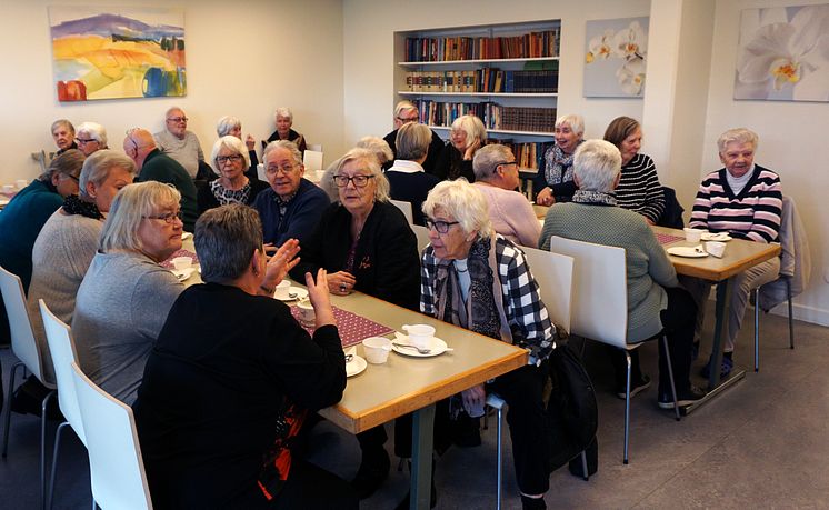 Fika i lokalen på Beväringsgatan