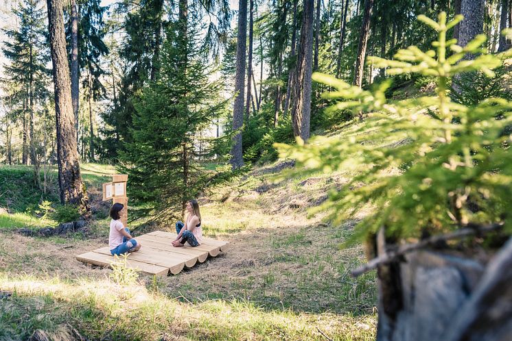 yoga_papillon_prof_adulte_plateforme_été_sentier yoga_veysonnaz2019©lindaphoto.ch