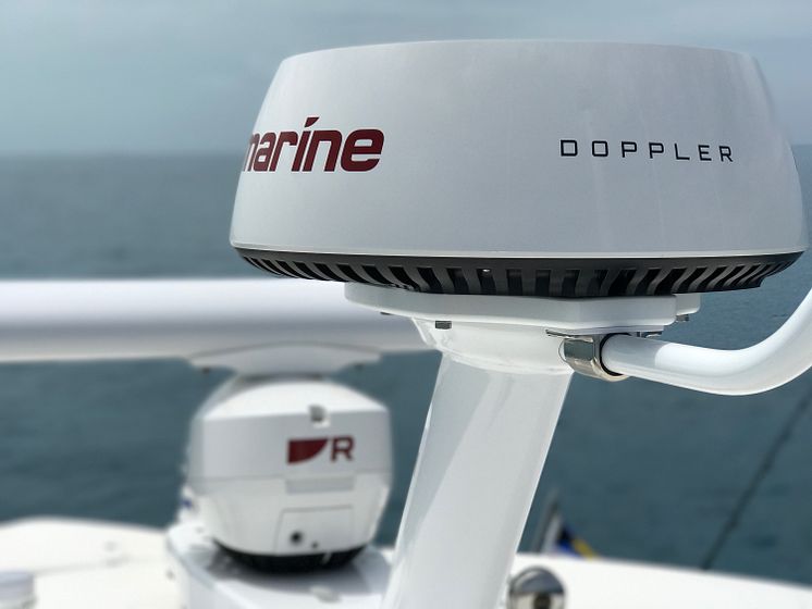 High res image - Raymarine - Quantum Dioppler Radar Mast