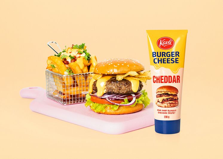 Kavli_Burger_Fries_YellowBack_2000x1426_Cheddar