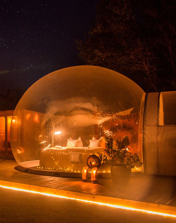 4_Bubble Tent bei Nacht beim Schloss Krugsdorf©Schloss Krugsdorf HB GmbH_beskuren4.jpg
