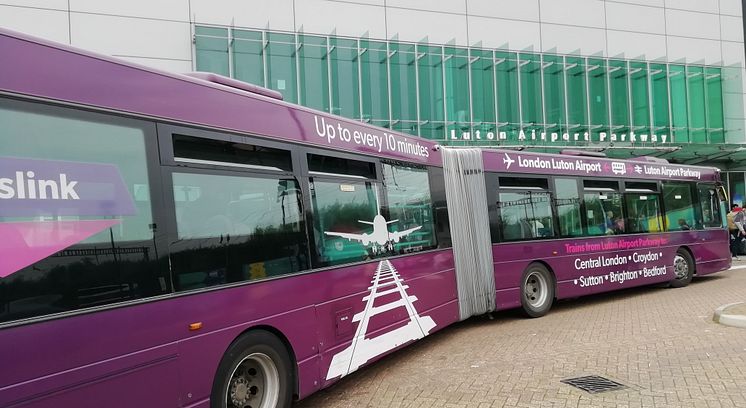 Luton Airport shuttle bus