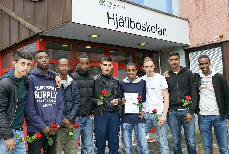 Adar, Mehdi, Salman, Liban, Zana, Mohamed, Aldin, Omar och Abdirahman (samt Jacqub, Alen och Ahmed som inte var med på bilden) blev årets ambassadörer i fotboll på Hjällboskolan för sin fina sportsmanna-anda