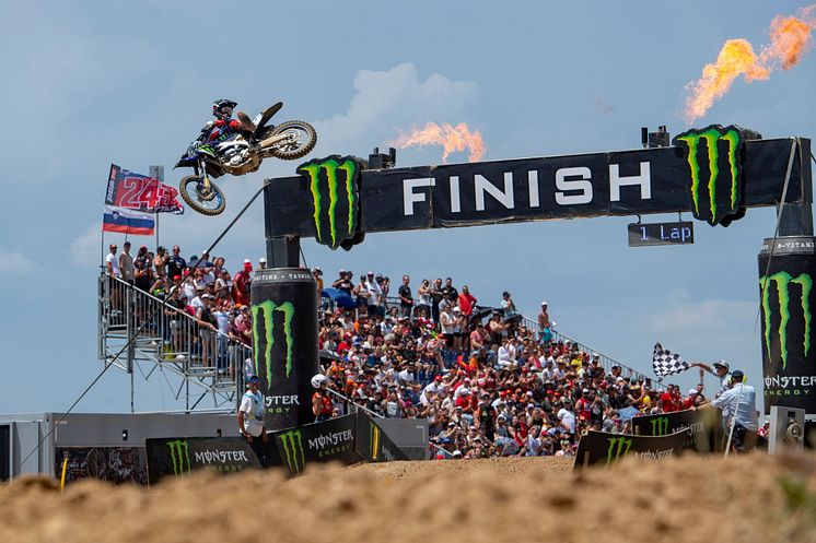 2022053003_002xx_MXGP_Rd9_ルノー選手_4000