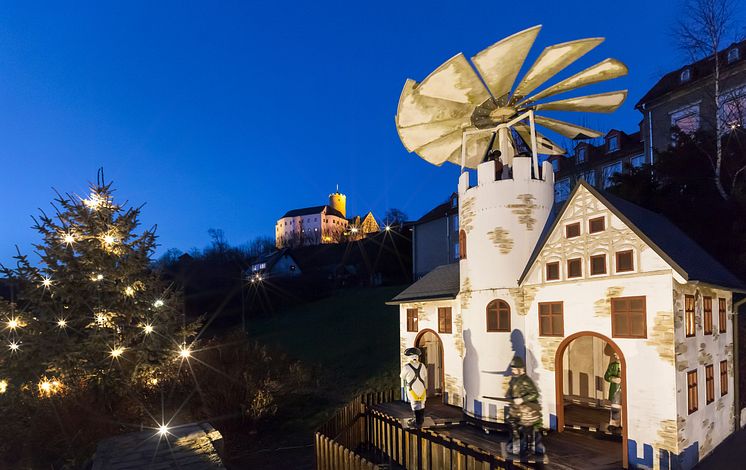 Weihnachtspyramide Scharfenstein_Foto TVE_Uwe Meinhold.jpg