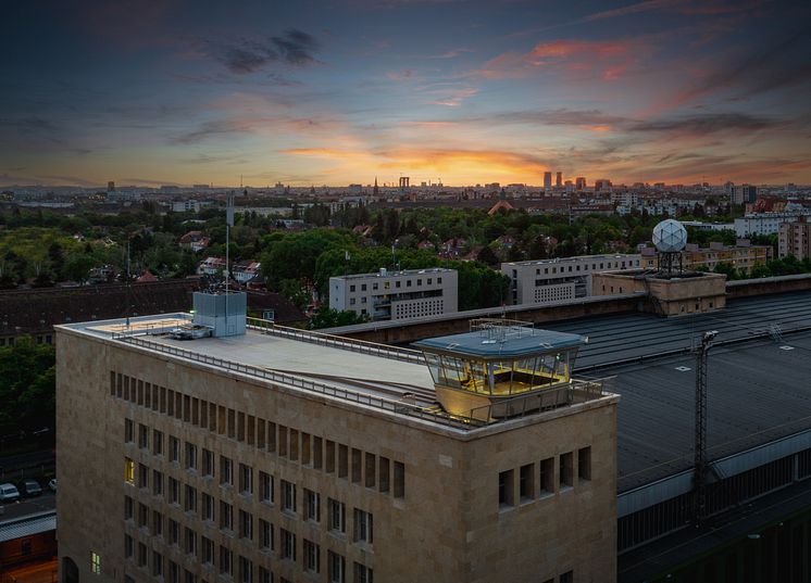 THF Tower mit Dachterrasse aus Kebony