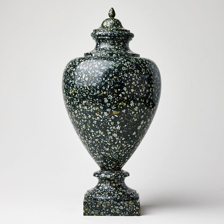 Urn with lid, Greek porphyry