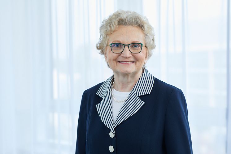Iris Loew-Friedrich.jpg