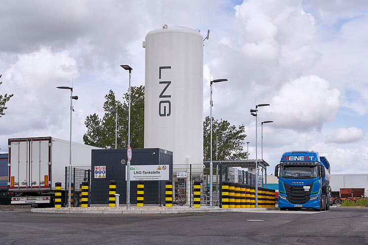 lng-lkw-an-einer-vigo-bioenergy-tankstelle-zukunftgas_swen_gottschall_rgb