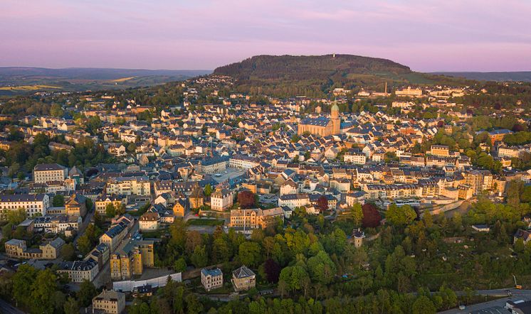 Kirchenstolz und lebendiges Brauchtum prägen die Bergstadt Annaberg Buchholz