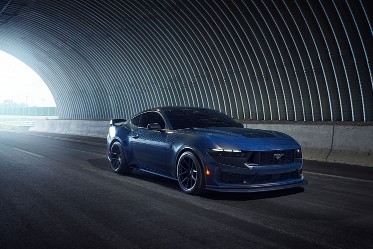 Nye Mustang Dark Horse (1)