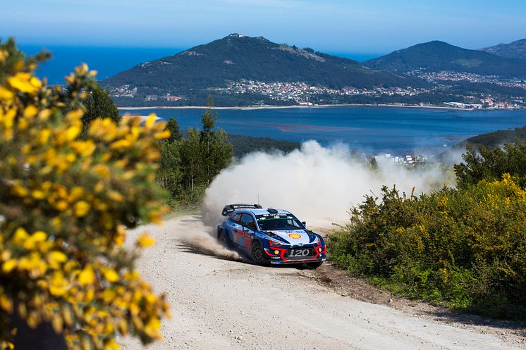 Hyundai Motorsport segrade i Rally de Portugal.