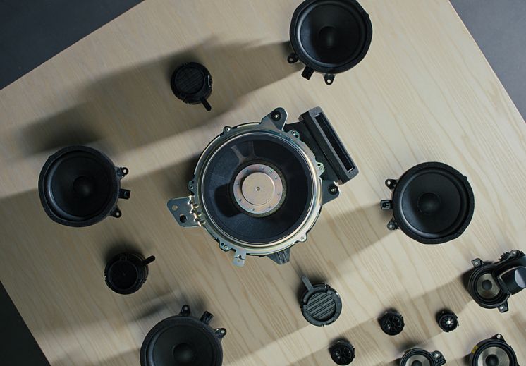 EX90_Speakers_exploded_view
