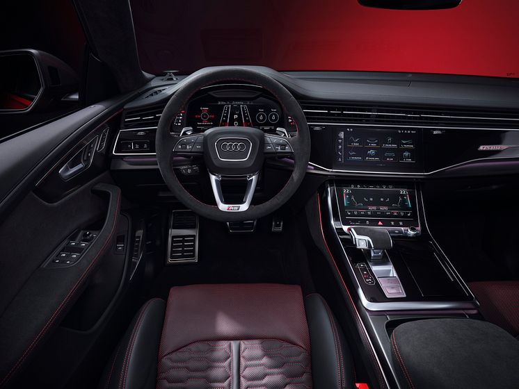 Audi RS Q8 performance (Chilirød metallak)