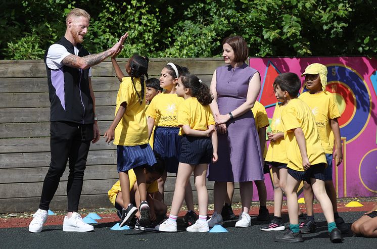 Ben Stokes at Hawthorn Primary School 2.jpg