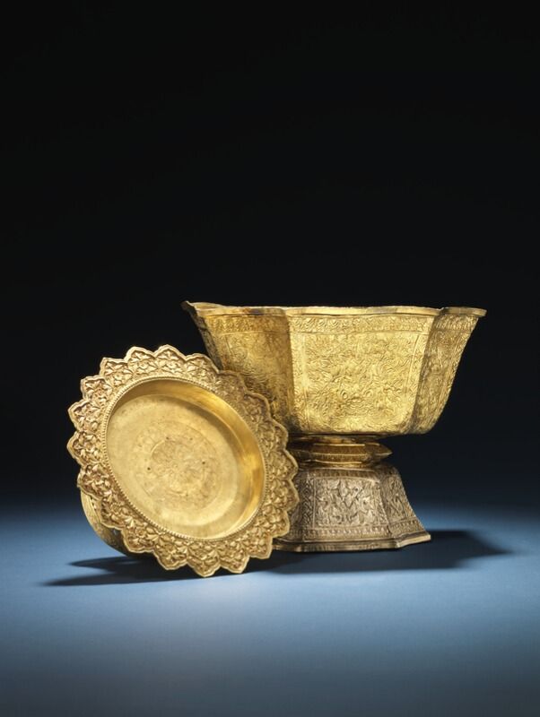 Admiral Andreas du Plessis de Richelieu’s golden bowls were both gifts from King Rama V of Siam. 
