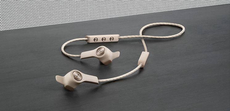 Beoplay E6 sand