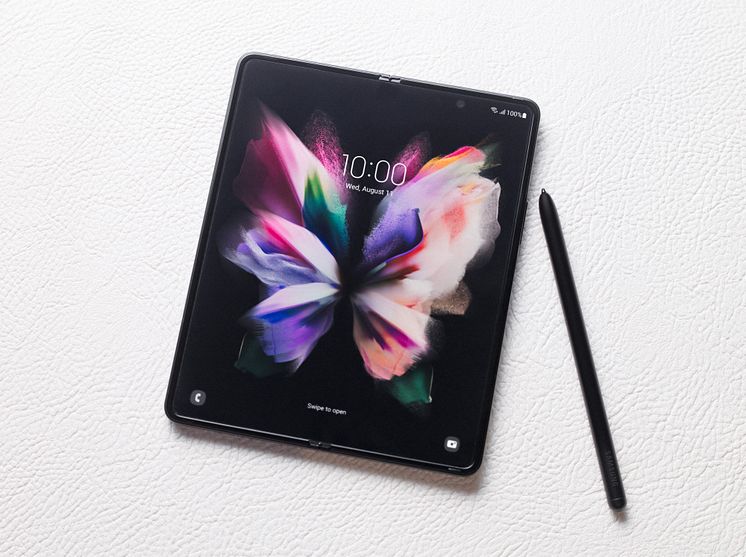 02_01 Q2 Product_06_galaxyzfold3_5g_spen_phantomblack_H (1).jpg