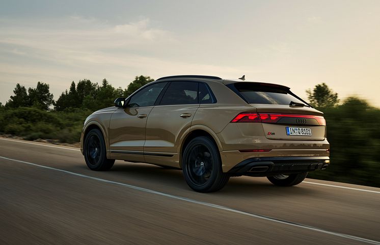 Audi Q8 (Sakhirguld)