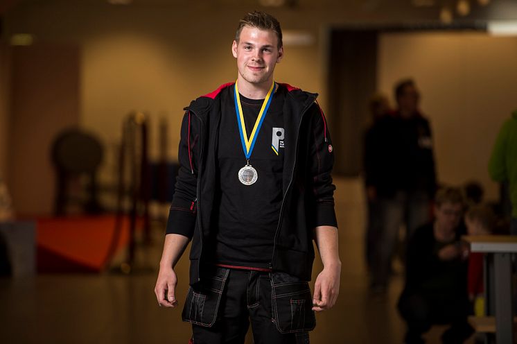 SM-SILVER i plåtslageri till Simon Persson, Katedralskolan i Skara