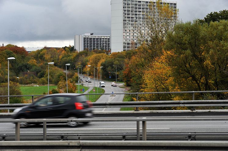 Hvor Aarhus Syd Motorvejen krydser Ormslevvej, ville af- og tilkørselsramper kunne fordele trafikken meget bedre via Ringvej Syd til og fra den østlige del af Aarhus.