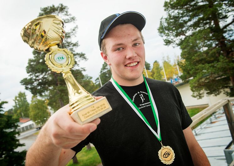 Dennis Blom. Glad segrare i Kvaltävling till Yrkes-SM