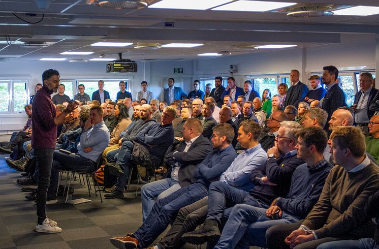 Fullt hus under Dr Wasim Zahid sitt foredrag hvor han snakket om hvordan teknologien kan gjøre oss mer kreative og produktive. 