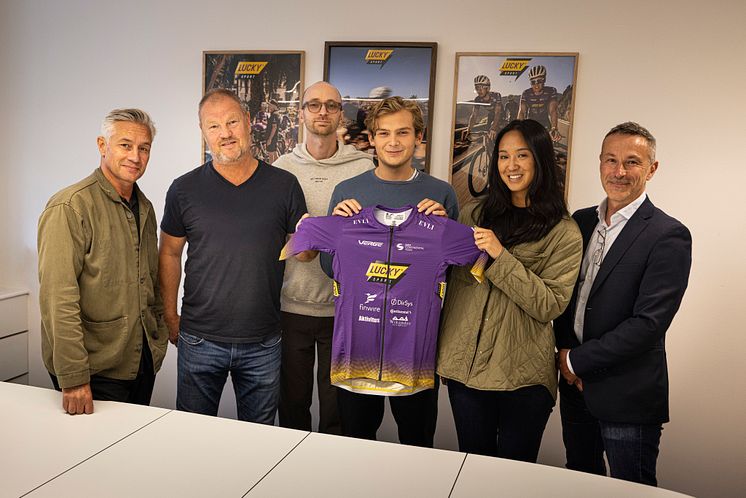 Det växande laget förbereder sig för fler tävlingar och större internationella utmaningar.