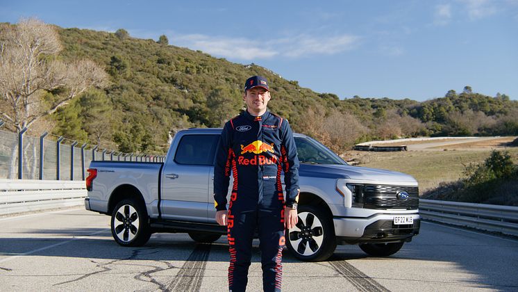 Max Verstappen F-150 Lightning (1)