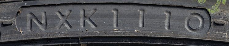 Tjek dækkets datomærkning, dette dæk er fra uge 11 i 2010