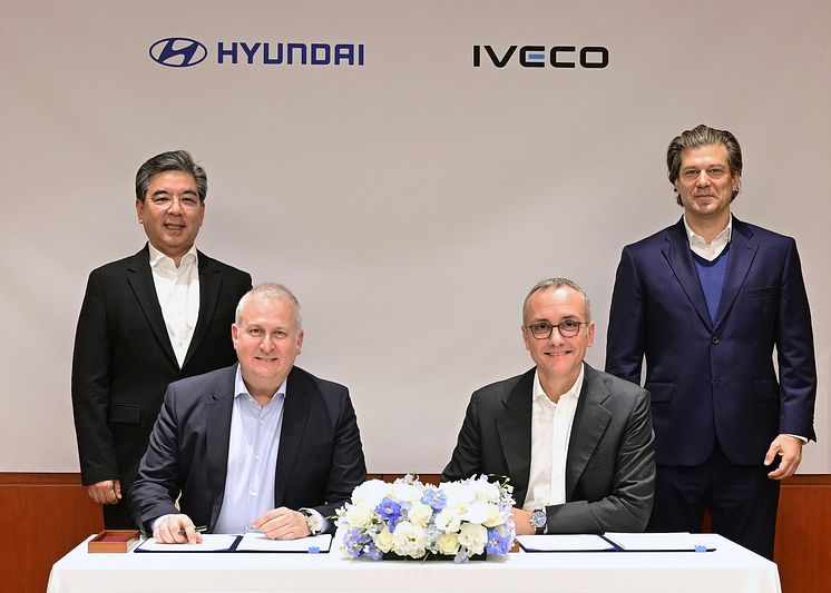 Hyundai_Iveco_Group_eLCV_supply_agreement_Seoul_Jaehoon_Chang_President_CEO_HMC_Gerrit_Marx_CEO_Iveco_Group_Ken_Ramírez_EVP_Head_Global_CV_HMC_Luca_Sra_President_Truck_BU_IVG