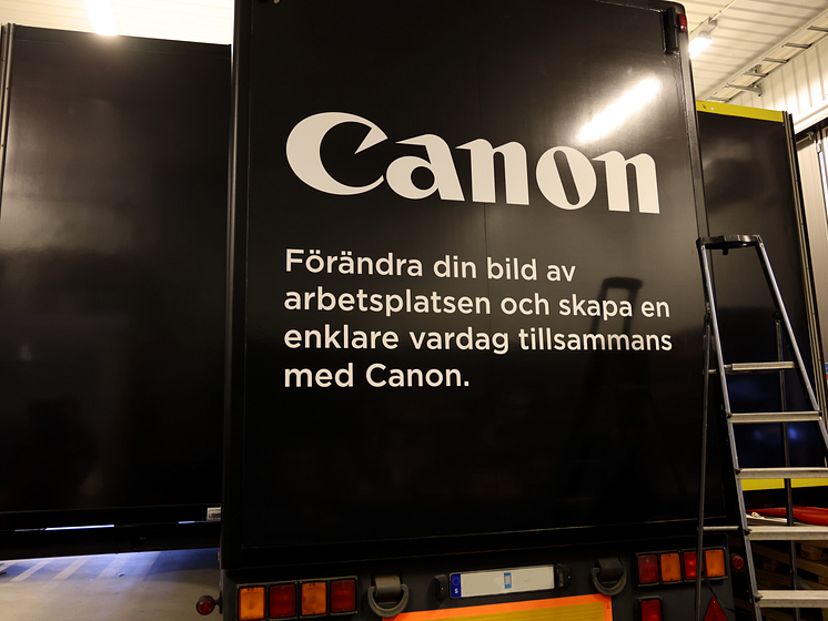 Canon_jag är på kontoret_lastbil_akter
